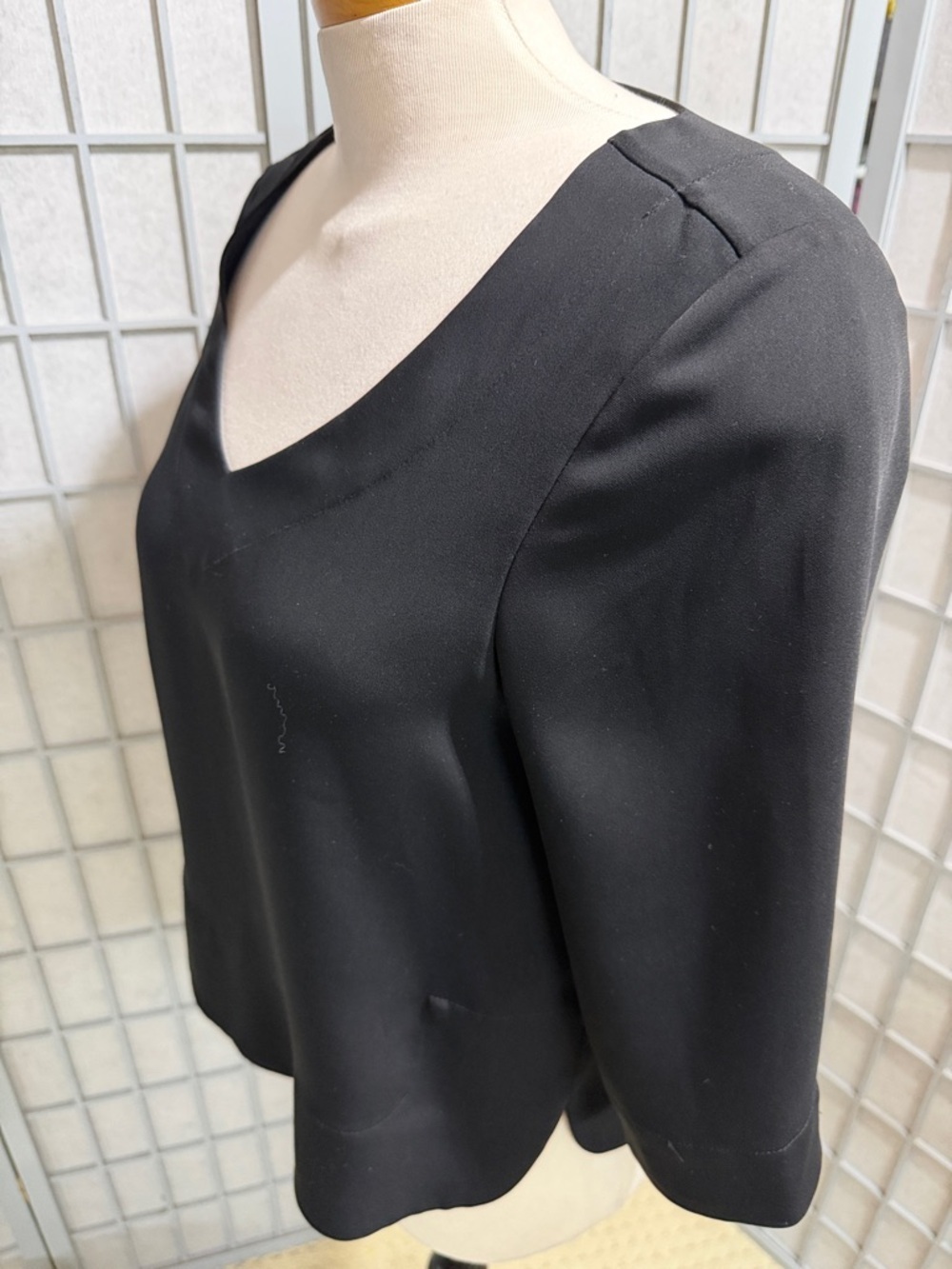 Tristan Black V-Neck Short-Sleeve Blouse, Size Small - Picture 2 of 7